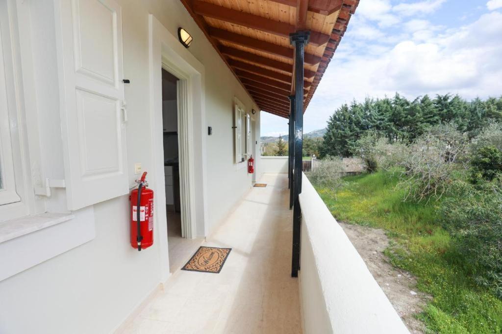 Kouros Apartments Litheres Exterior photo